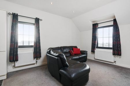 9 Lady Wallace Crescent, LISBURN, BT28 3GP - Photo 2