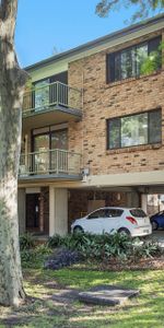 Relaxed Living in a Quiet North Wollongong Pocket - Photo 4