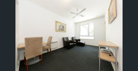 Inner City Living - Partially Furnished Apartment - Photo 4