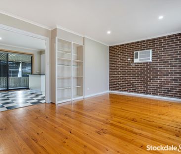 Charming Family Home - A1 Location! - Photo 2