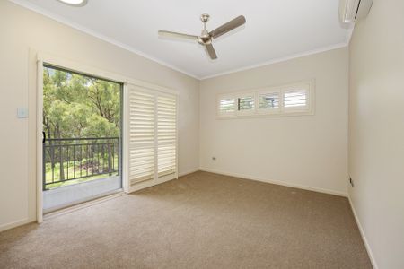 Sophisticated Executive Home - Every Detail Exceeded - Photo 5