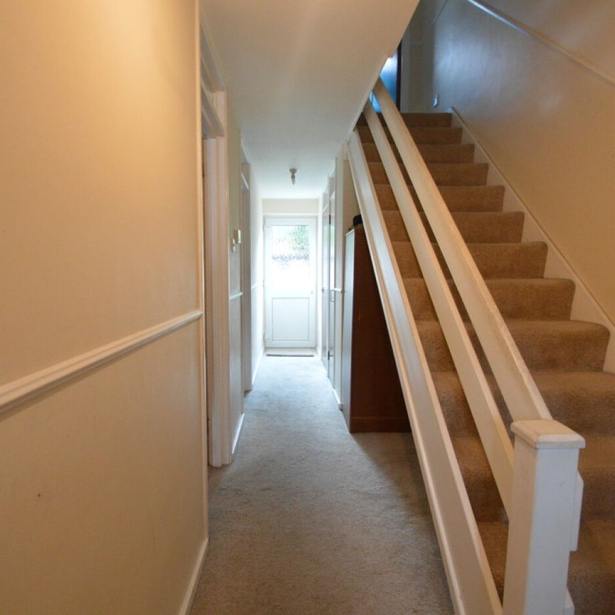 3 bedroom Terraced - BROADWATER CRESCENT, WELWYN GARDEN CITY. - Photo 1