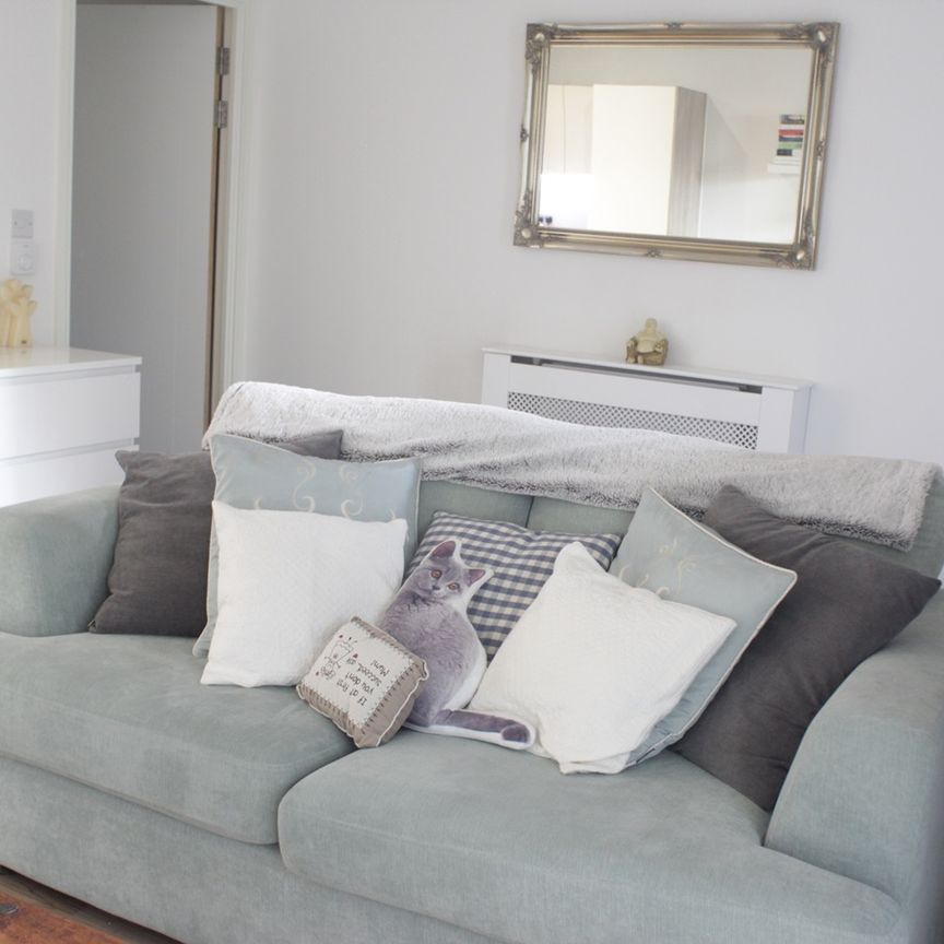 1 Bed Flat, Kingfisher Heights, E16 - Photo 1