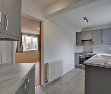 3 bedroom terraced house to rent - Photo 5