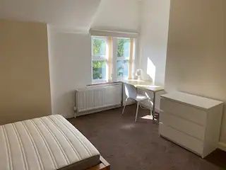 4 Bed Terraced House, Coronation Street, M5 - Photo 5