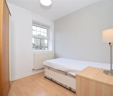 St. Christophers Walk, Wakefield - Photo 2