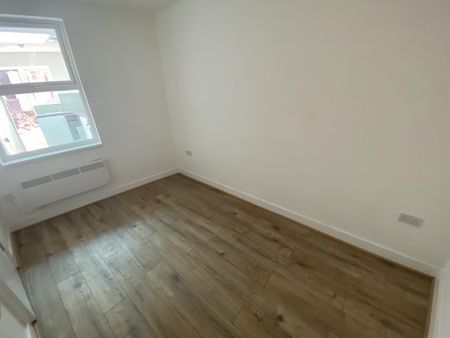 3 bedroom flat to rent - Photo 5