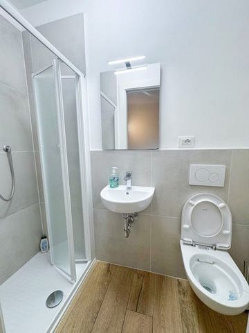 Via del Ponte allAsse, Florence, Tuscany 50144 - Photo 4