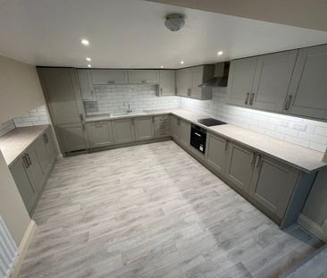 3 bedroom semi-detached house to rent - Photo 6