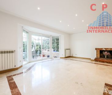 Casa adosada de alquiler en Salvador - Photo 2