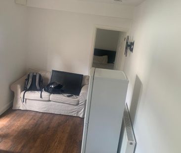 Craven Road, RUGBY - Photo 4