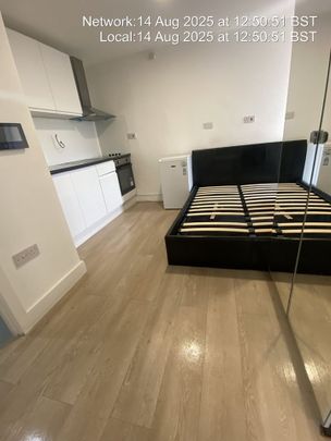 Studio Flat, Gillett Road, CR7 - Photo 1