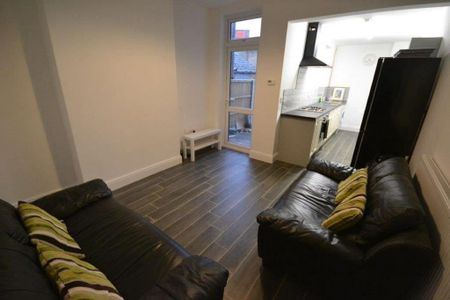 5 bedroom terraced house to rent - Photo 4