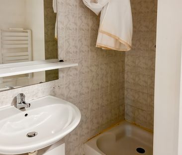 A Louer - T1 avec place de parking privée - AIX EN PROVENCE - Photo 4