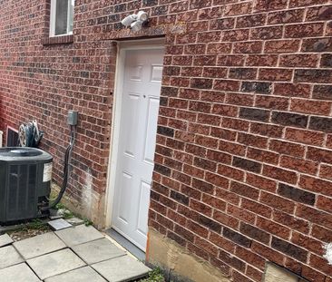 For Lease - 3727 Althorpe Circle, Mississauga, Ontario - Photo 5