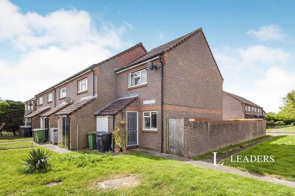 Old Farm Road, Guildford, GU1 - Photo 1