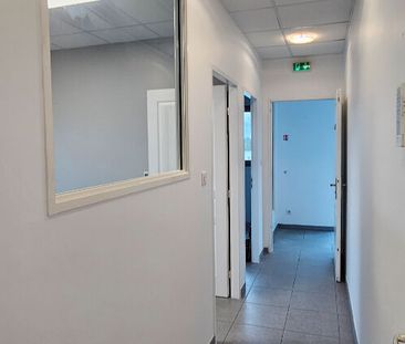 Location bureaux 4 pièces, 56.00m², Rouffiac-Tolosan - Photo 2