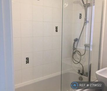 2 bedroom semi-detached house to rent - Photo 3