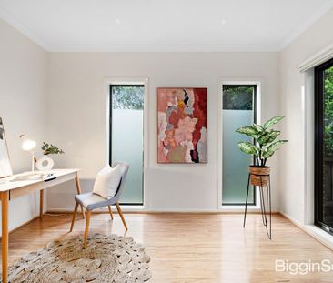 Stylish and Spacious Living in Notting Hill - Photo 6