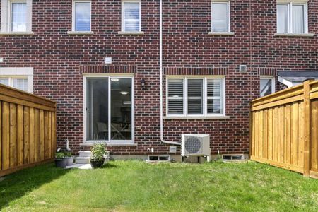 For Lease - 3303 Thunderbird Promenade, Pickering, Ontario - Photo 3