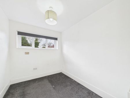 3 bedroom semi-detached bungalow to rent - Photo 2