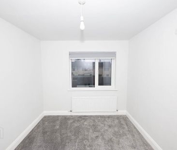 12 Cherrytree Walk, Lurgan, BT66 6EA - Photo 4