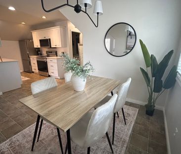 Fully Furnished Newly Renovated Modern Suite - Photo 2