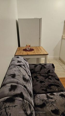 For Lease - 10 Fisico Court, Markham, Ontario - Photo 3