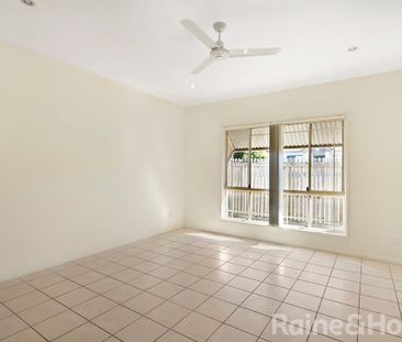 Charming Cottage in Quiet Woodside - Photo 1