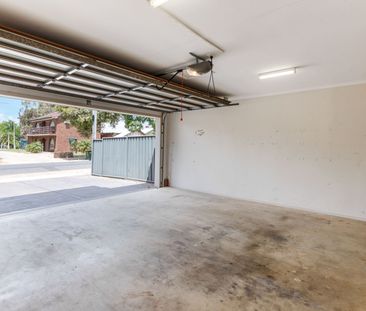 Beautiful 4-Bedroom Family Home for Rent! - Photo 1