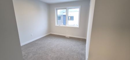 For Lease - 401 Glenroy Gilbert Drive Unit# 10, Barrhaven, Ontario - Photo 3