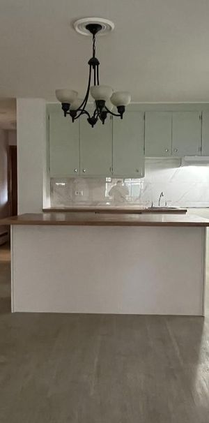 Grand 5 1/2 à louer - Chauffage et eau chaude inclus - Photo 1