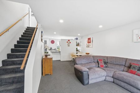 Three Bedroom Townhouse - Photo 3