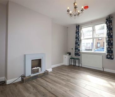 2 Garvey Terrace, Low Road, Lisburn, BT27 4TW - Photo 2