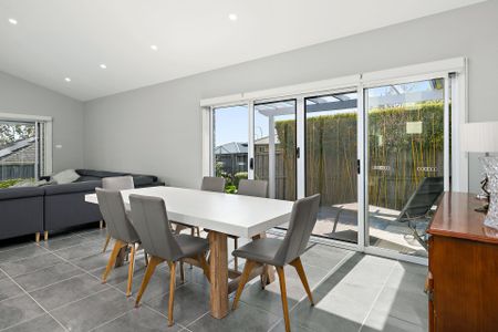 Immaculate Family Home in a Prime Location - Photo 4