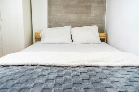 Calle Maestro Arrieta, Sevilla, Andalusia 41010 - Photo 3