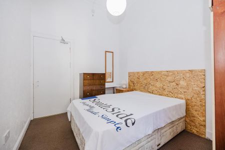 3 bedroom flat to rent - Photo 4