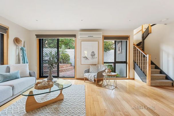 “Unparalleled Beachside Living with Breathtaking Views” - Photo 1