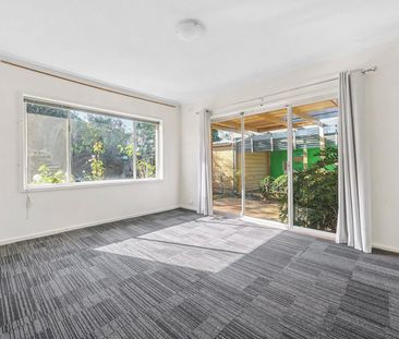 Flexible Family Living with Multiple Zones in Prime Bentleigh East ... - Photo 3