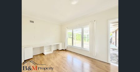 Three bedrooms one living room plus one rumpus room house can be the fourth room - Photo 2