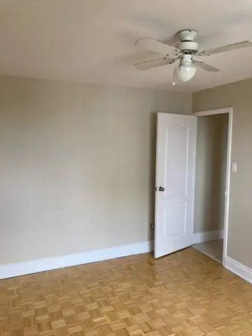 45 Paisley Blvd W — 2 Bedroom - Photo 3