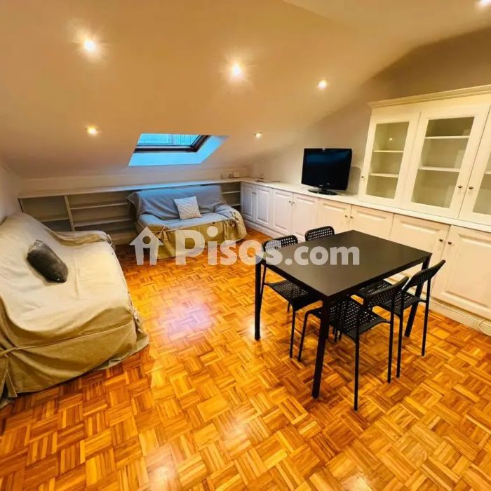Piso en alquiler en Centro - Photo 1