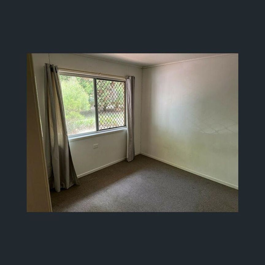 Fantastic Two Bedroom Unit, Located Five Minutes from the Centre of Town - Photo 1