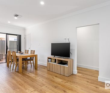 Open the Door To Effortless Indoor-Outdoor Living - Photo 4
