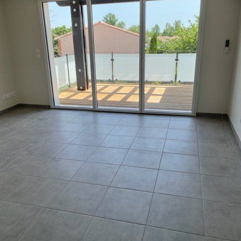 Location Appartement 2 pièces 40m² ROQUES 31120 - Photo 1