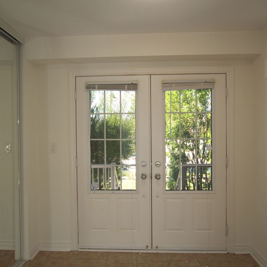 For Lease - 31 West Park Avenue, Bradford West Gwillimbury, Ontario - Photo 1