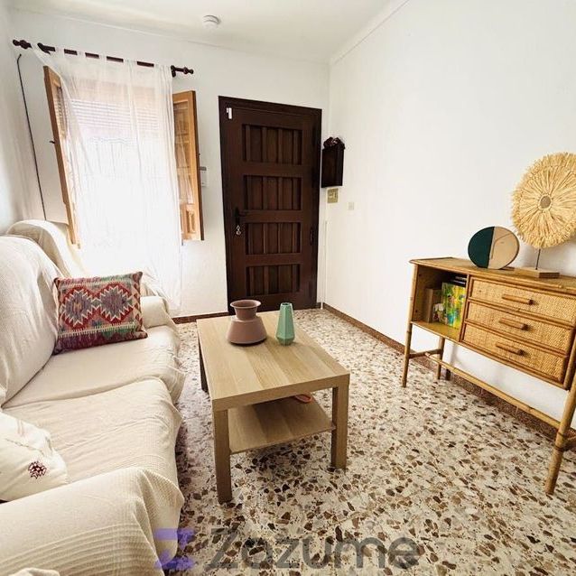 Alquiler de casa o chalet en Calle Teja - Photo 1