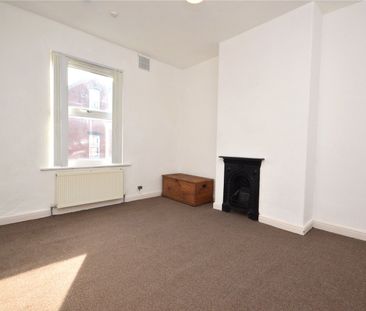 18, Aviary Grove, Leeds, West Yorkshire, LS12 2NU - Photo 4