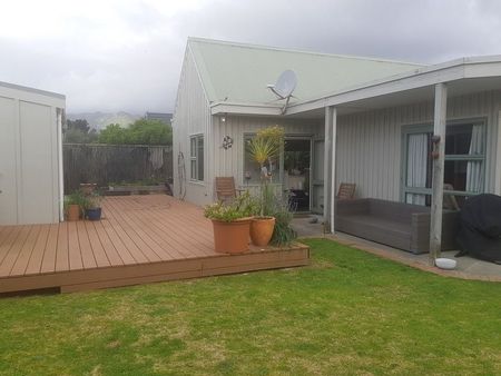 Sunny Waikanae Beach Home - Photo 5