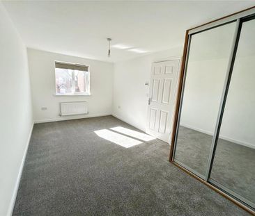 3 bedroom semi-detached house to rent - Photo 6